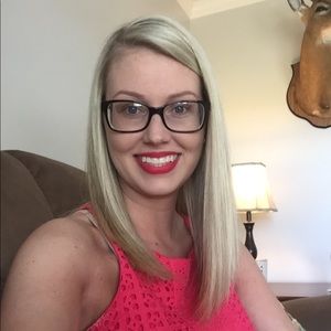 Meet your Posher, Courtney